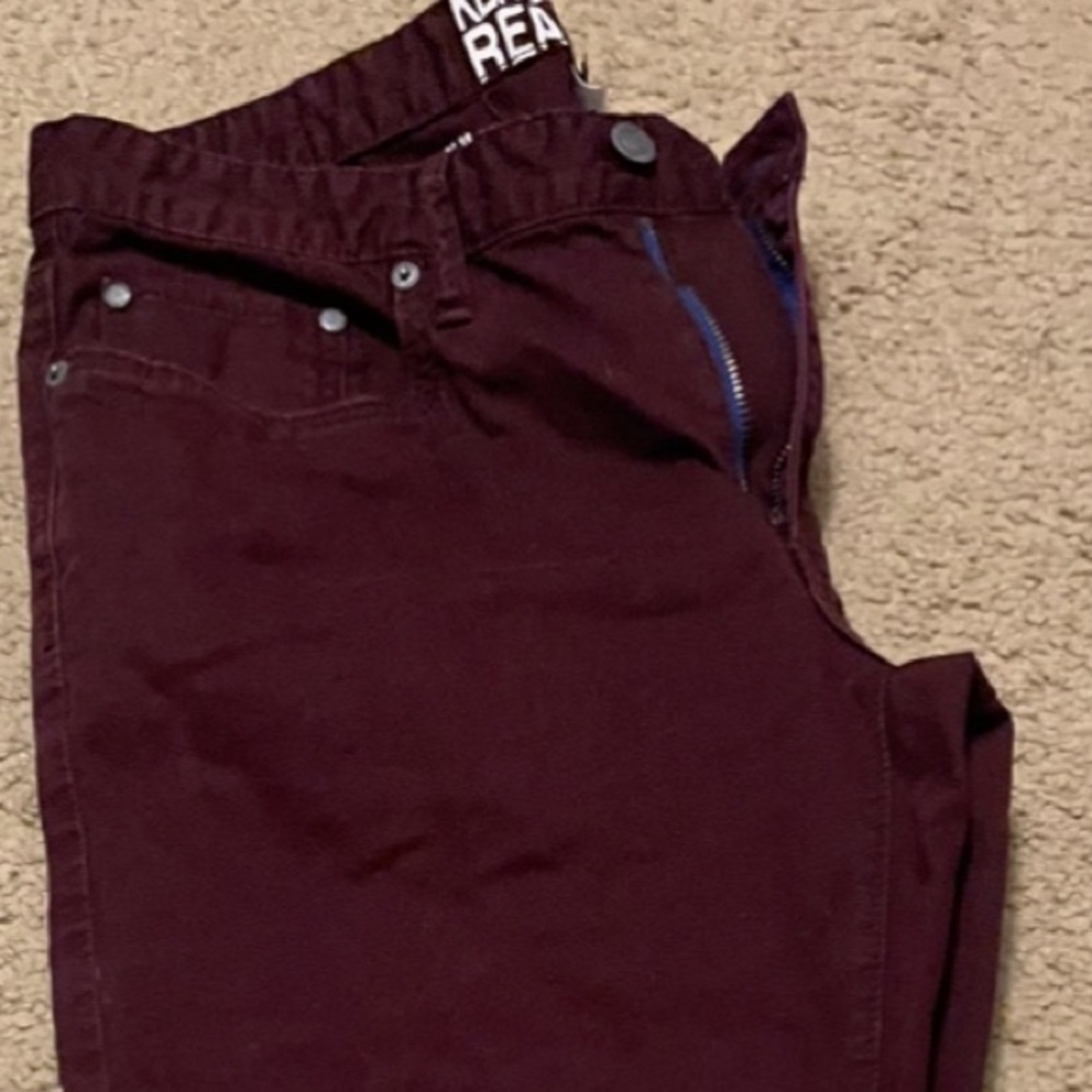 Kenneth Cole Reaction men’s burgundy pants size 34/30 straight leg!